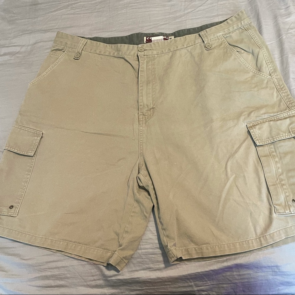 Men’s Coliseum Khaki Cargo Shorts 🩳